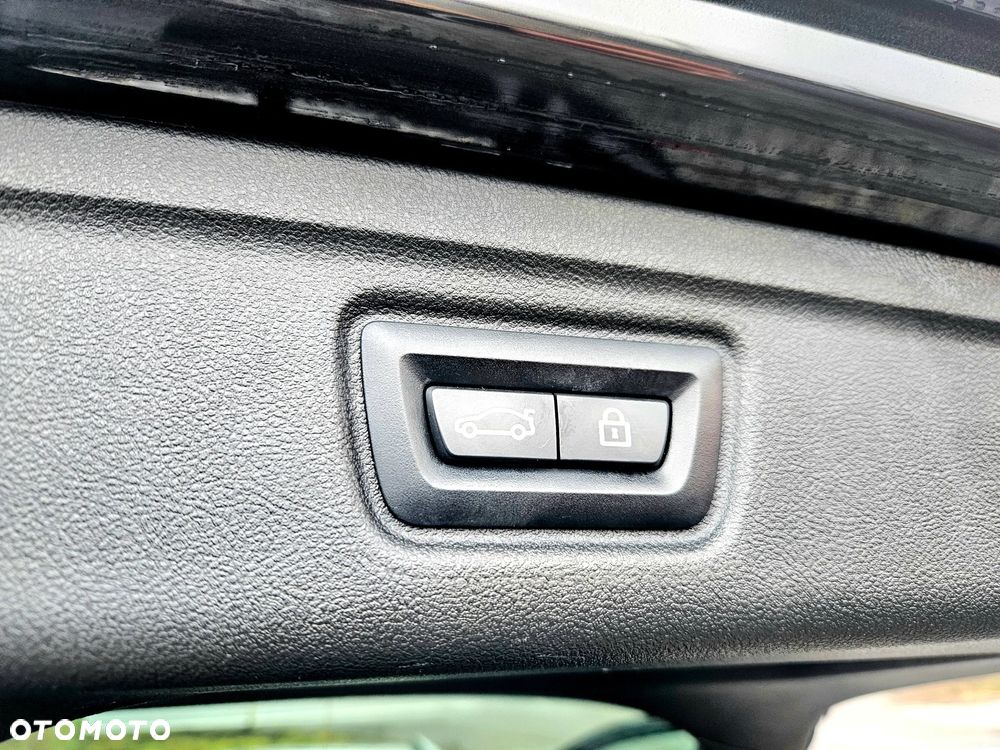 BMW Seria 3 320d M Sport Shadow - 28