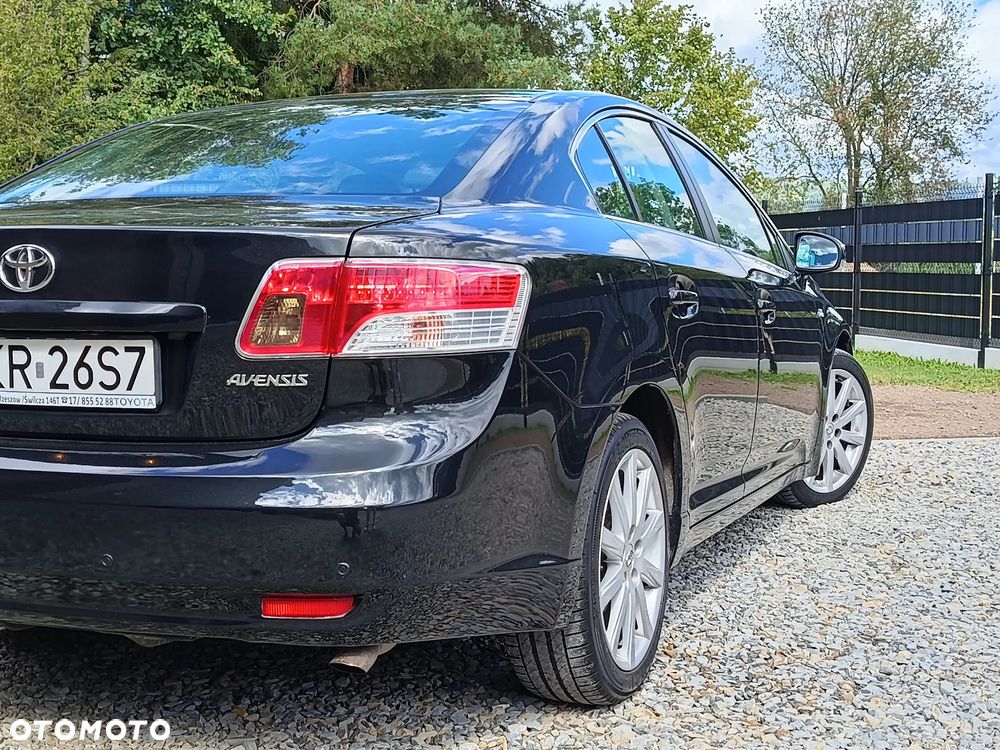 Toyota Avensis - 12