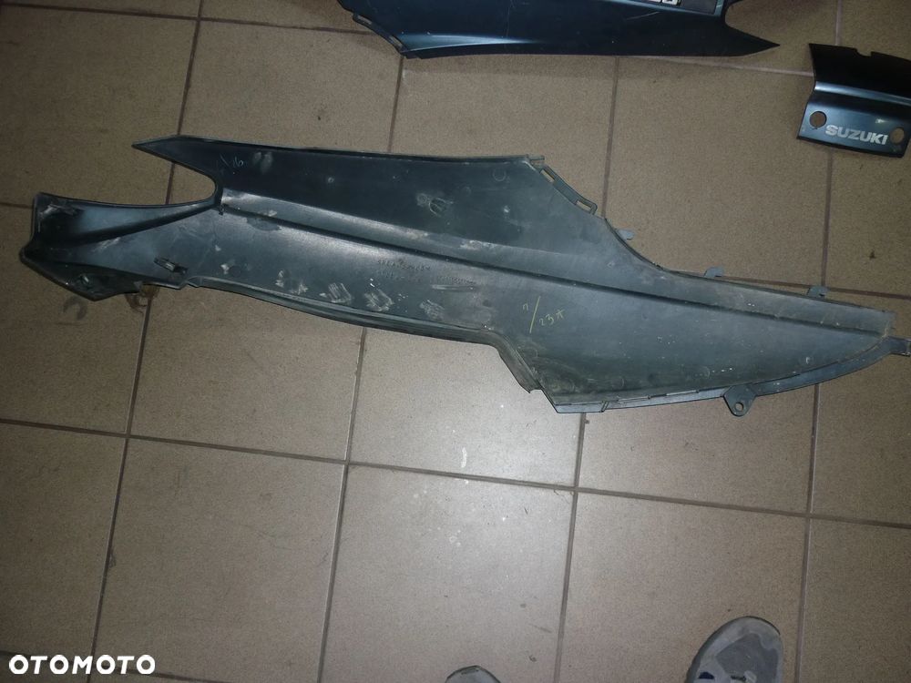 Lampa tył owiewka Suzuki Burgman 400 99-2001 - 8