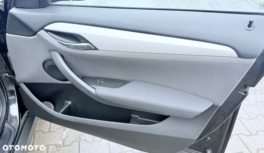 BMW X1 xDrive18d xLine - 9