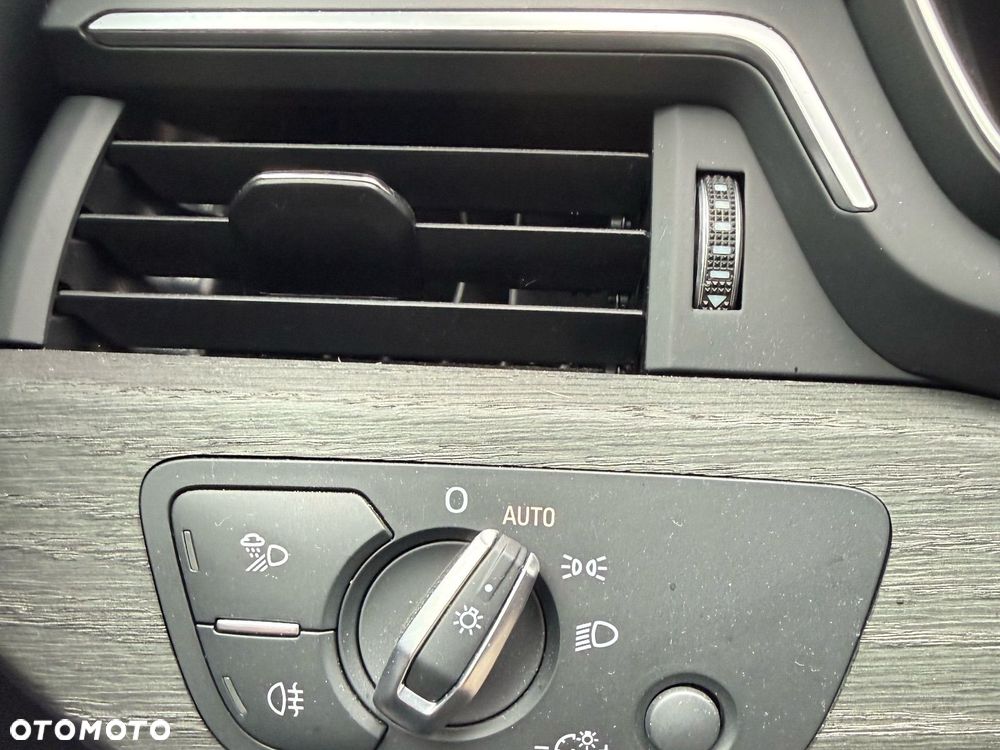 Audi A4 Limousine 35 TFSI mHEV S Line S tronic - 23