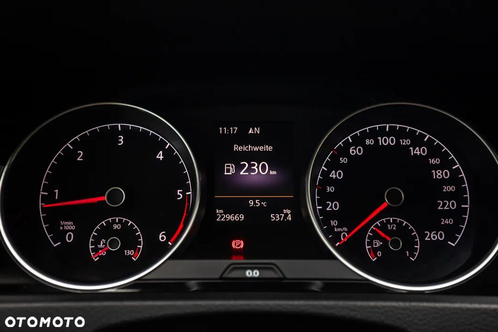 Volkswagen Golf 2.0 BlueTDI Cup - 30