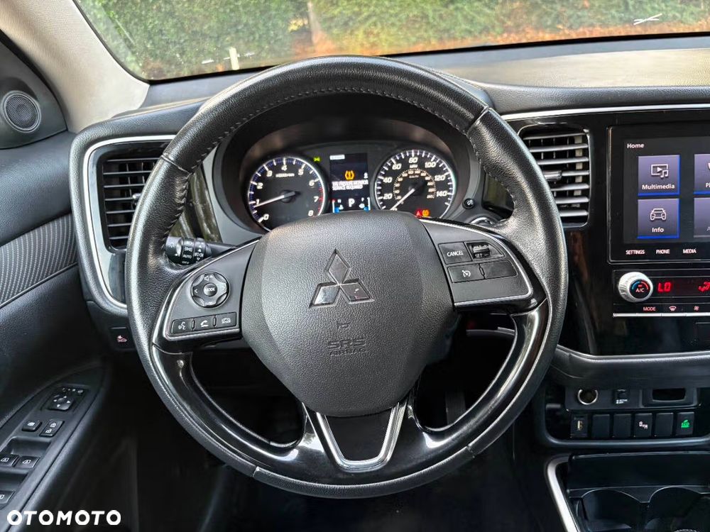 Mitsubishi Outlander 2.4 4WD CVT Intense - 16
