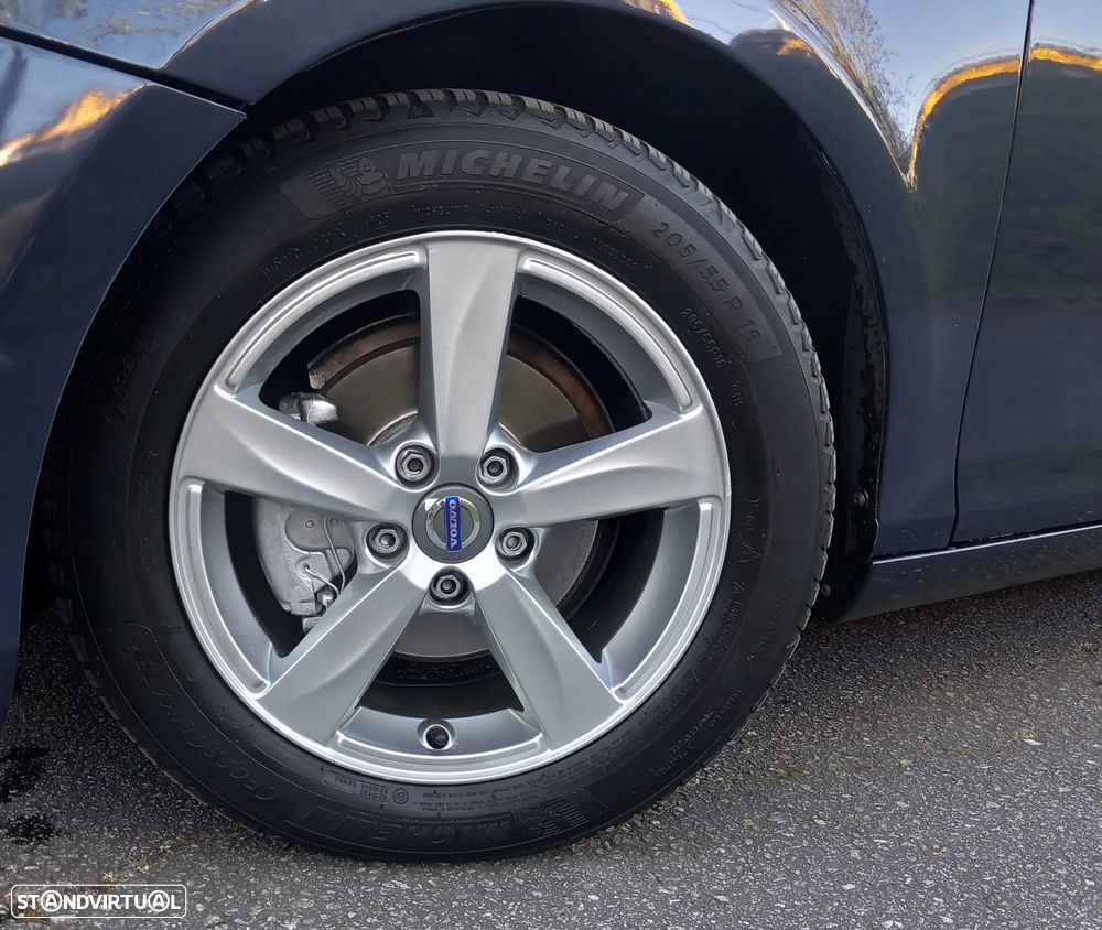 Volvo V40 D2 Summum - 32