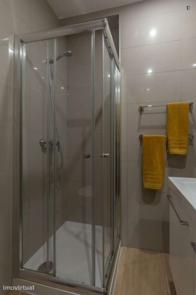 Apartamento com 1 quartos - localizado em Santo Ildefonso Porto - Grande imagem: 2/16
