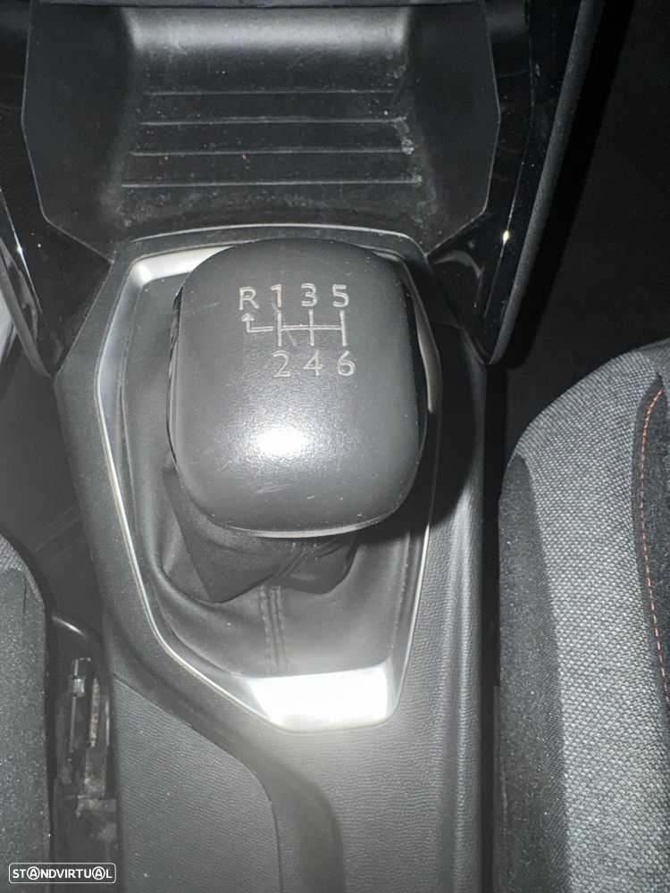Peugeot 2008 1.2 PureTech Active Pack - 21