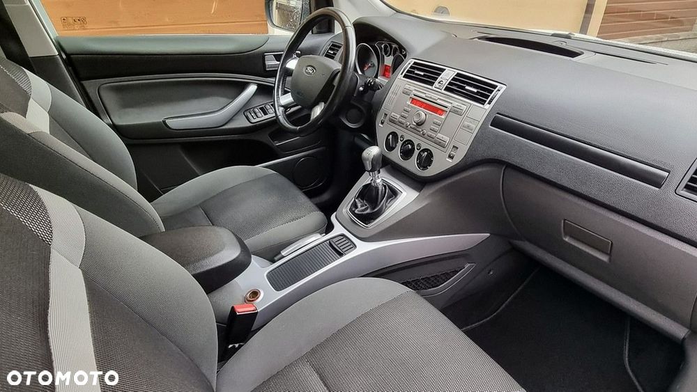 Ford Kuga - 12