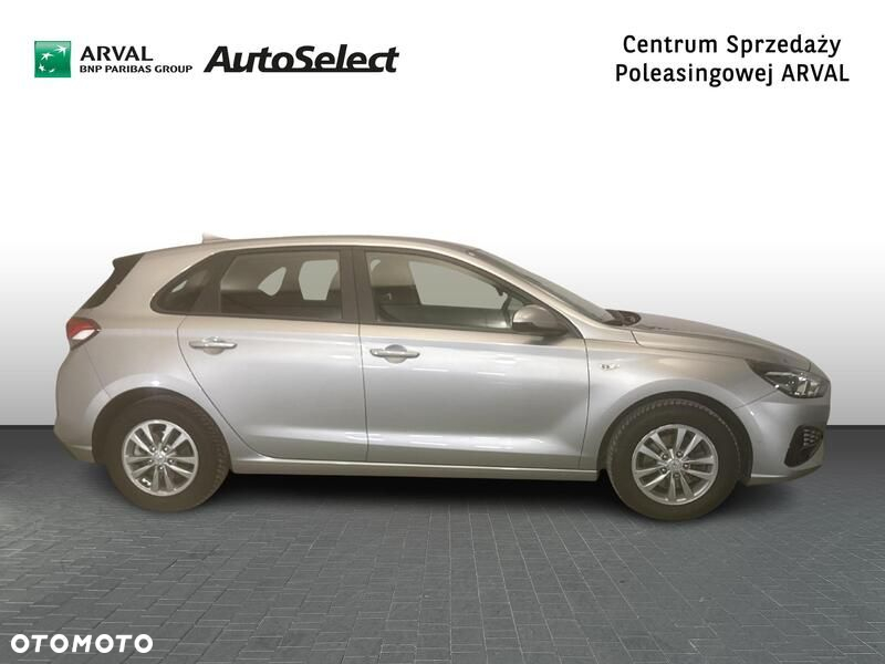 Hyundai i30 1.5 DPI Classic + - 7