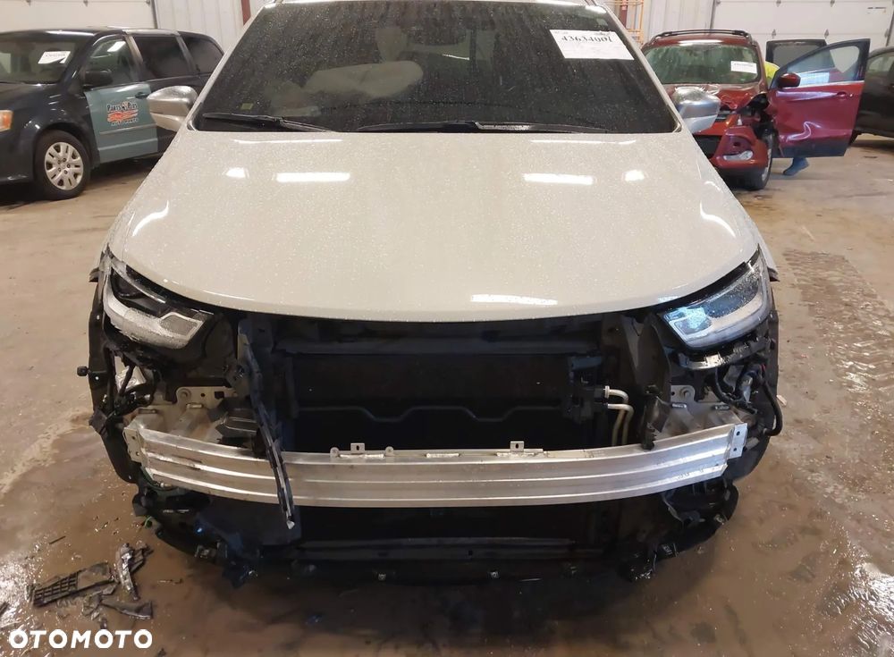 Chrysler Pacifica - 6