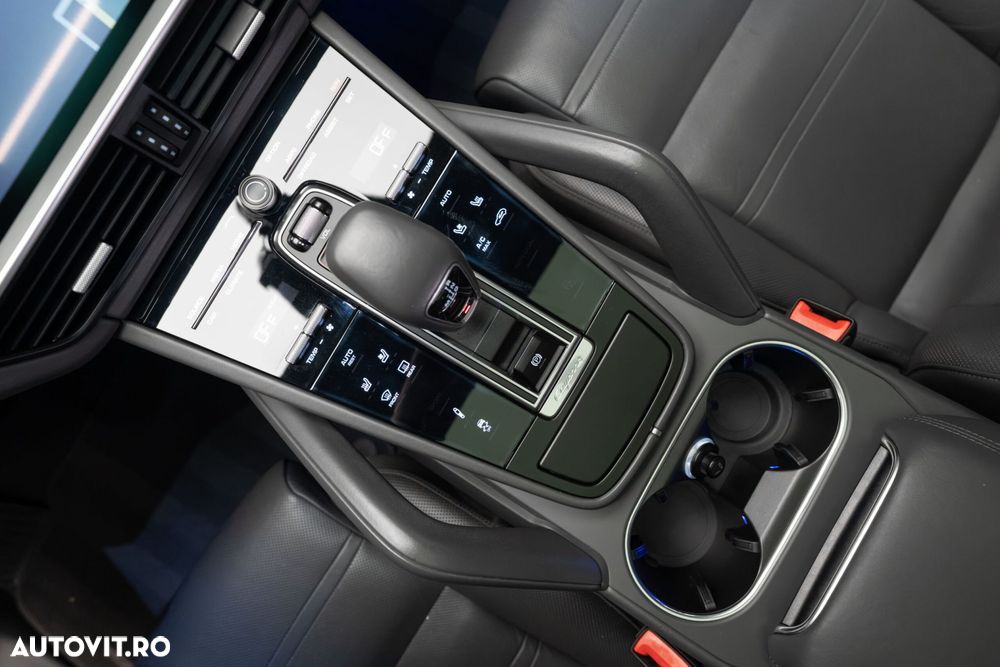 Porsche Cayenne Standard - 18