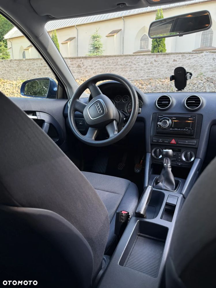 Audi A3 3-drzwiowe 1.6 Ambiente - 24