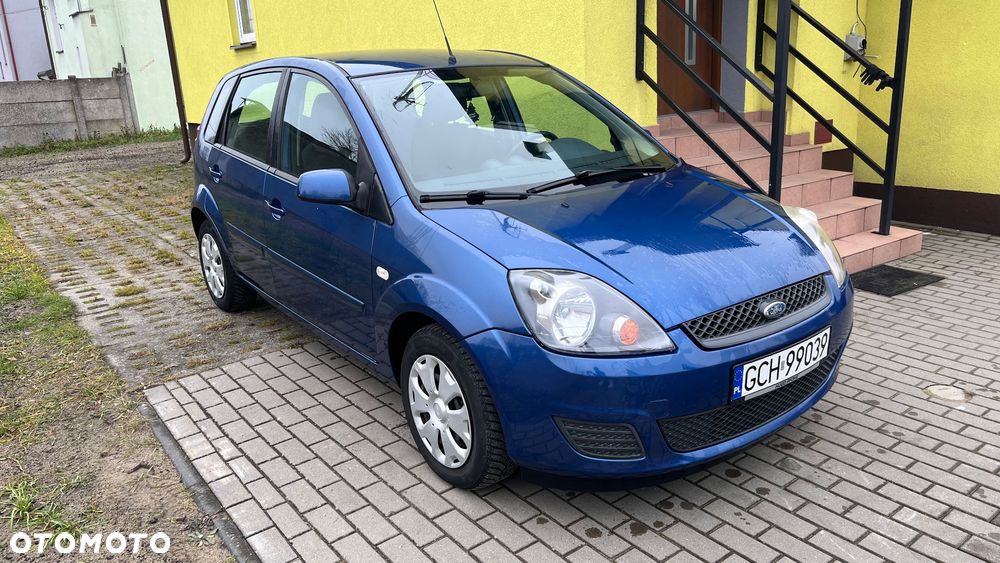 Ford Fiesta 1.3 Ambiente - 1