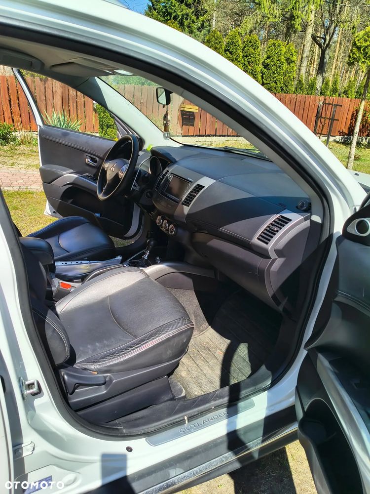 Mitsubishi Outlander 2.2 DID Instyle NAVI TC-SST - 6