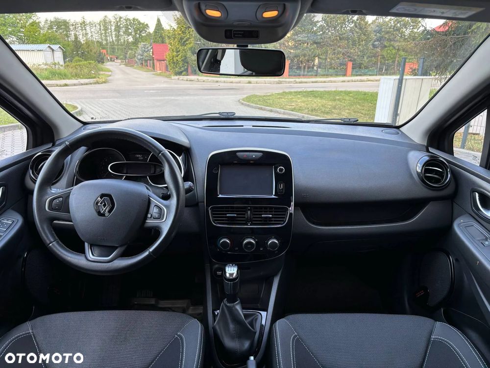 Renault Clio 1.2 16V 75 Life - 29