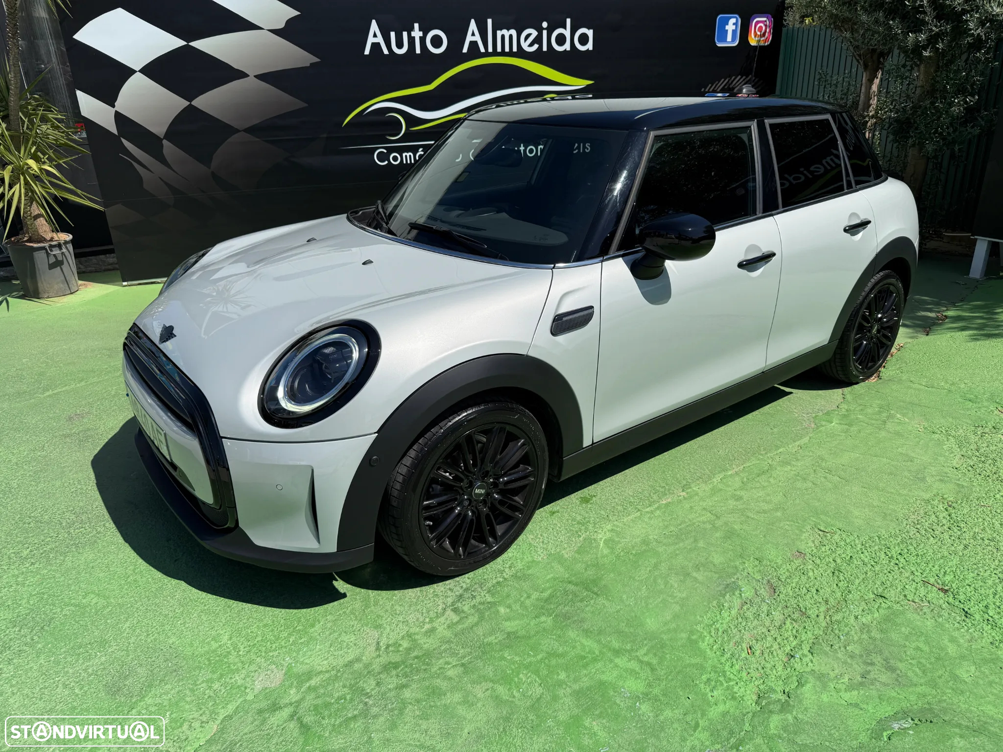 MINI 5 Portas Cooper Auto - 2