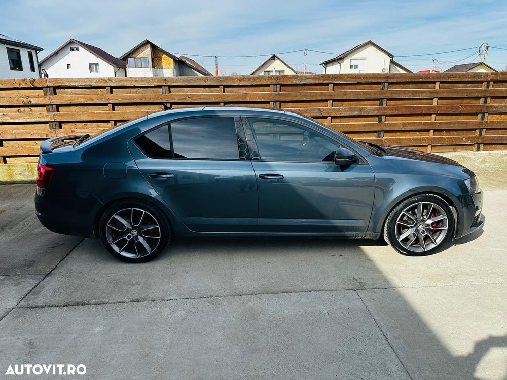 Skoda Octavia 2.0 TDI DSG RS - 3