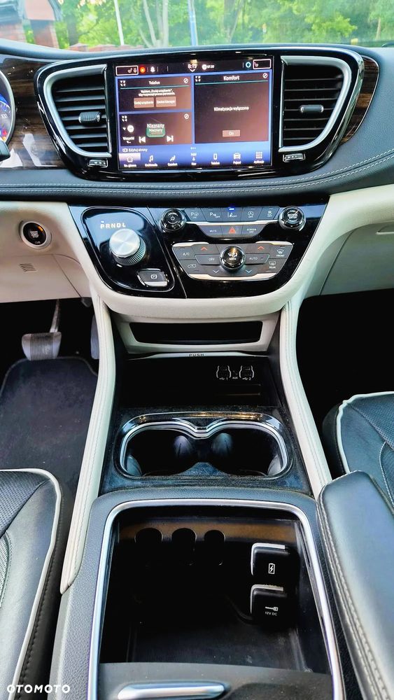 Chrysler Pacifica - 20