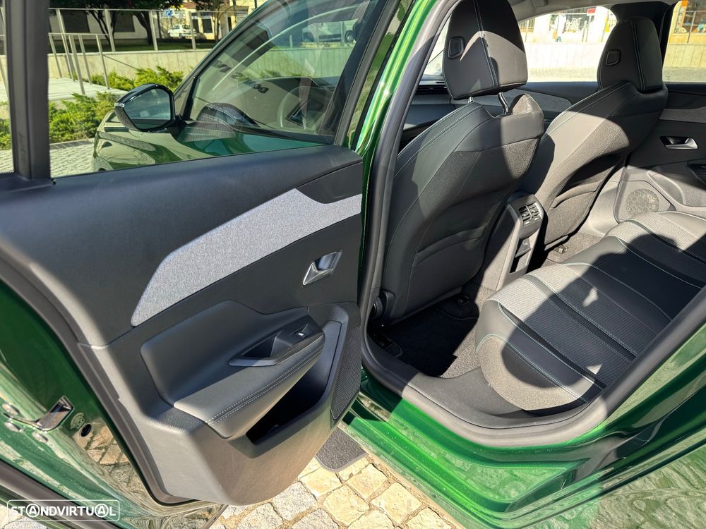 Peugeot e-308 Allure - 26
