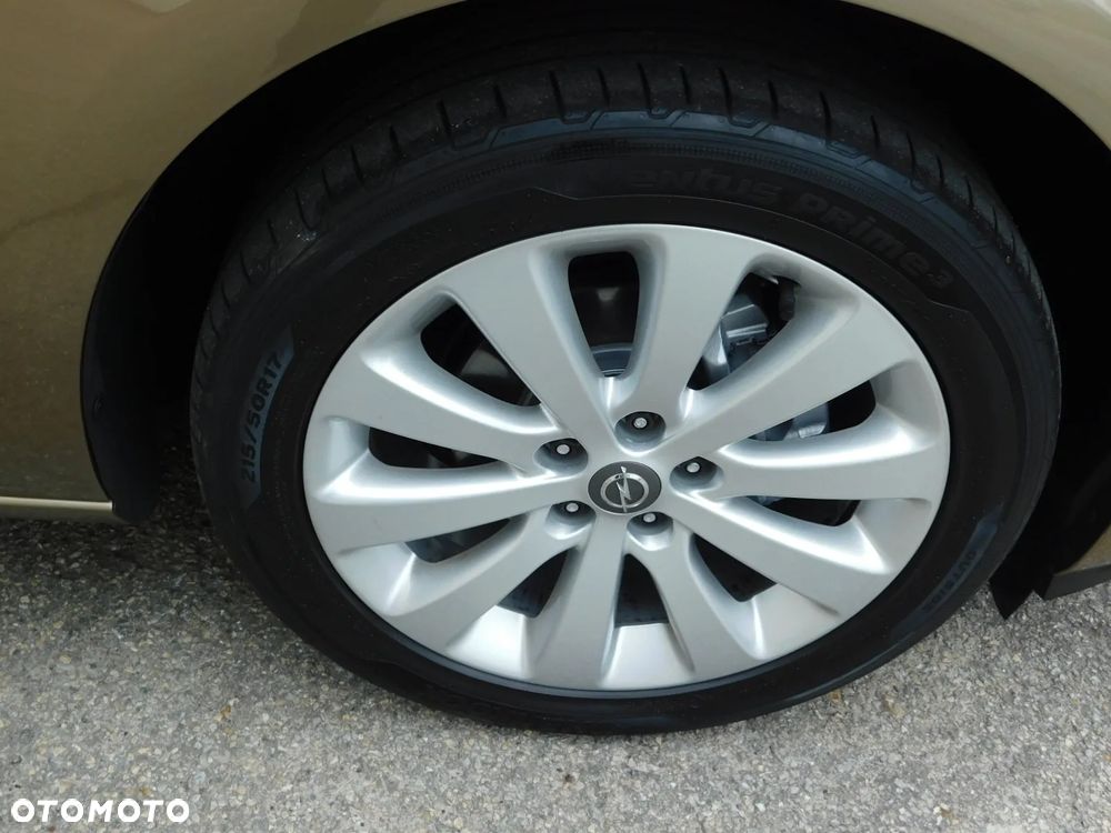 Opel Astra 1.4 Turbo Cosmo - 25