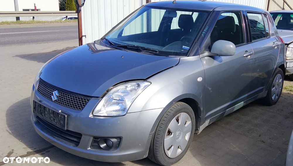 SUZUKI SWIFT - 3