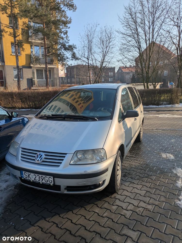 Volkswagen Sharan 1.9 TDI Comfortline Tiptr - 19