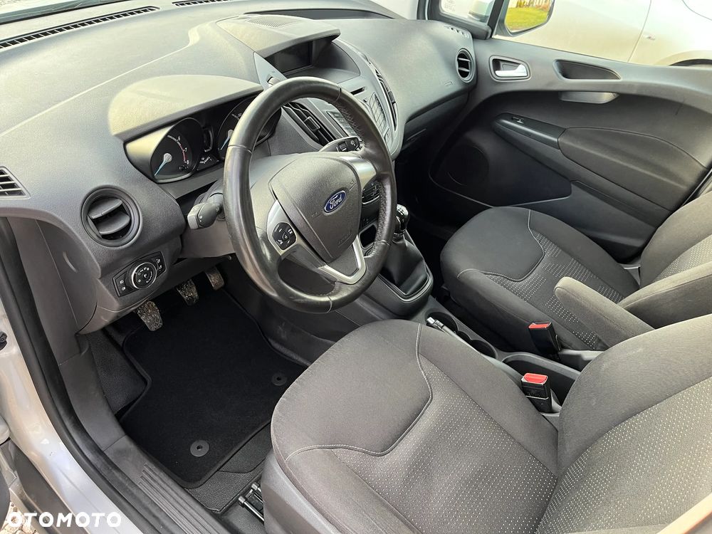 Ford transit courier - 27