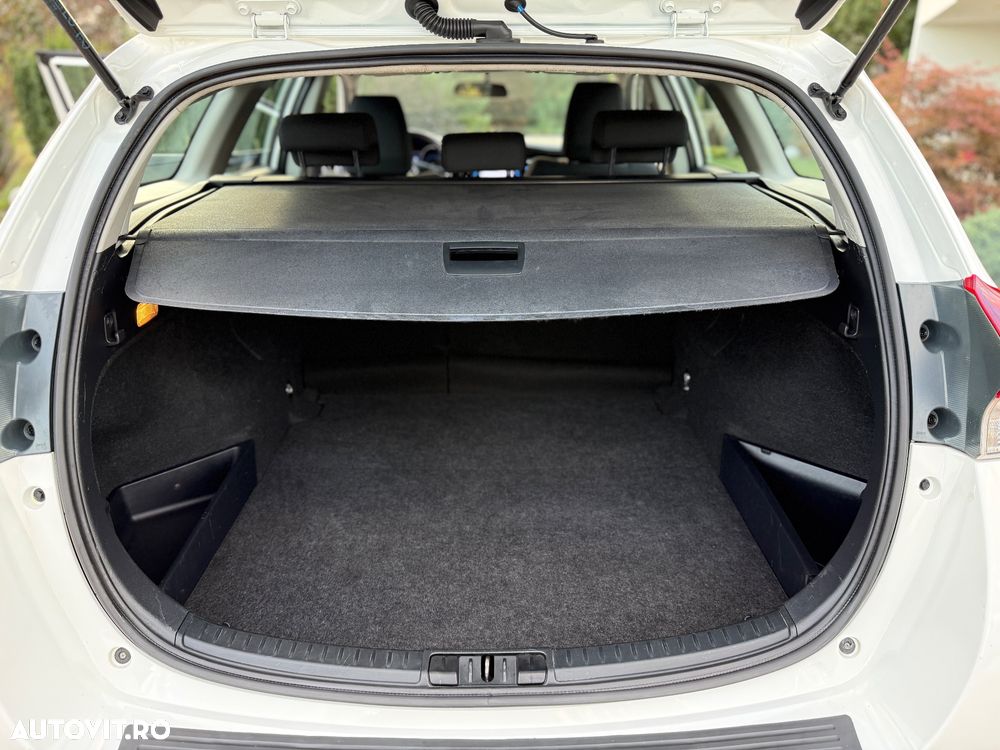 Toyota Auris 1.2 Turbo Design Edition - 29