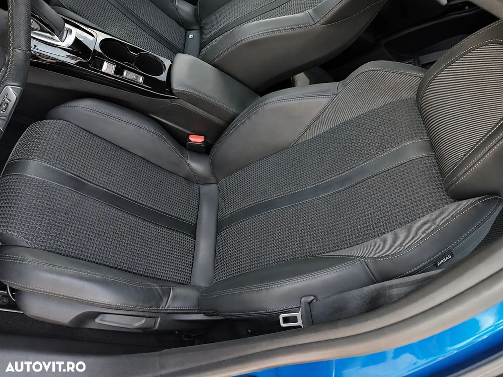 Peugeot 208 e-208 GT Pack - 17