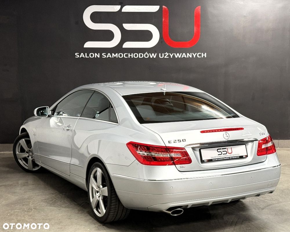 Mercedes-Benz Klasa E 250 CGI BlueEFFICIENCY Automatik Avantgarde - 4