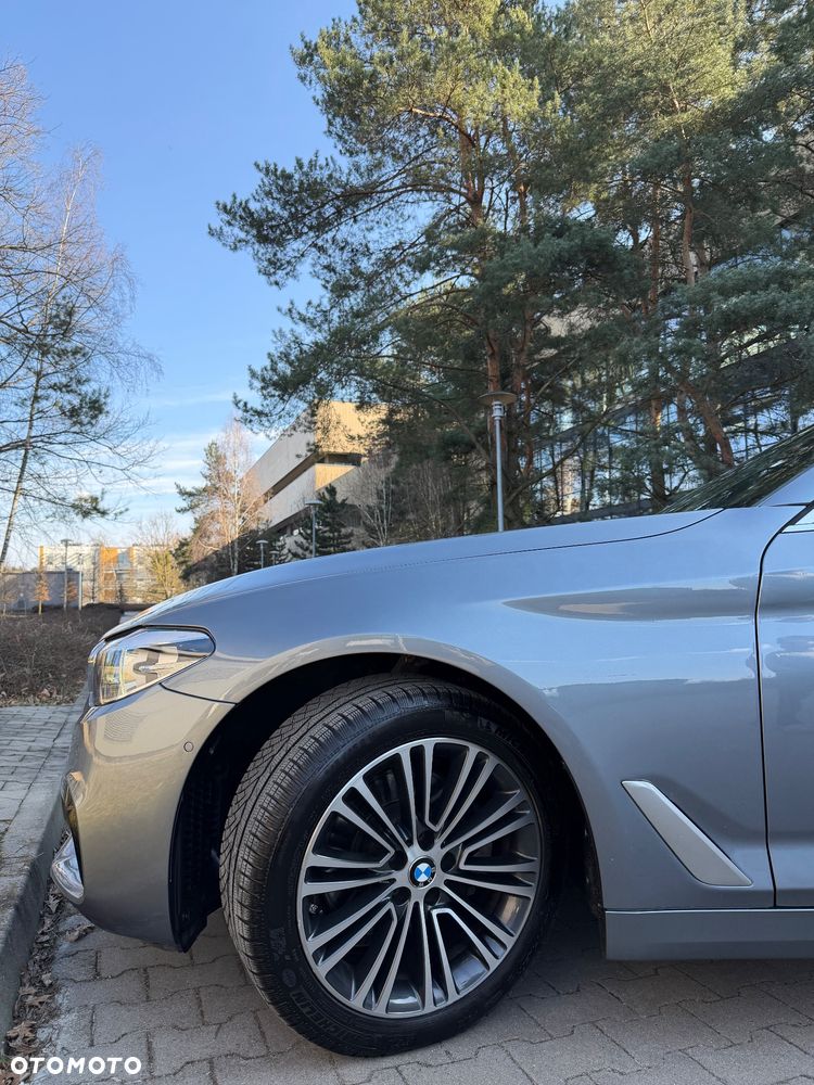 BMW Seria 5 520d xDrive Sport Line - 3