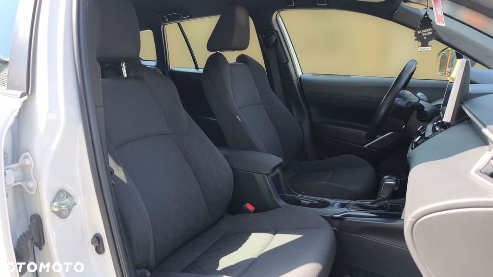 Toyota Corolla Cross - 11