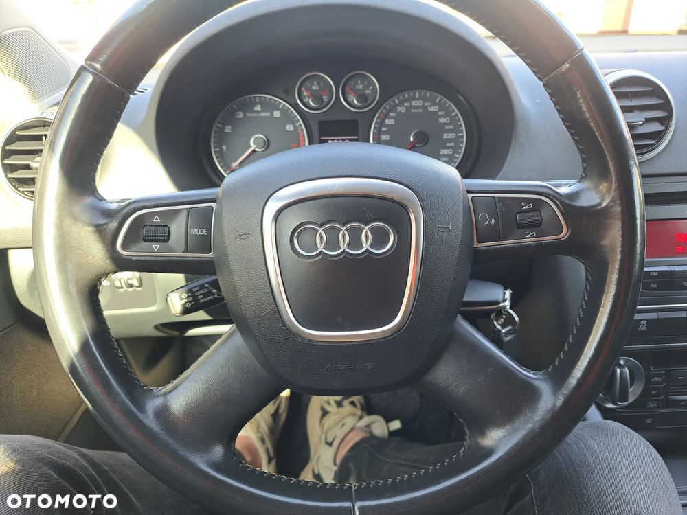 Audi A3 Sportback 1.6 Ambiente - 8