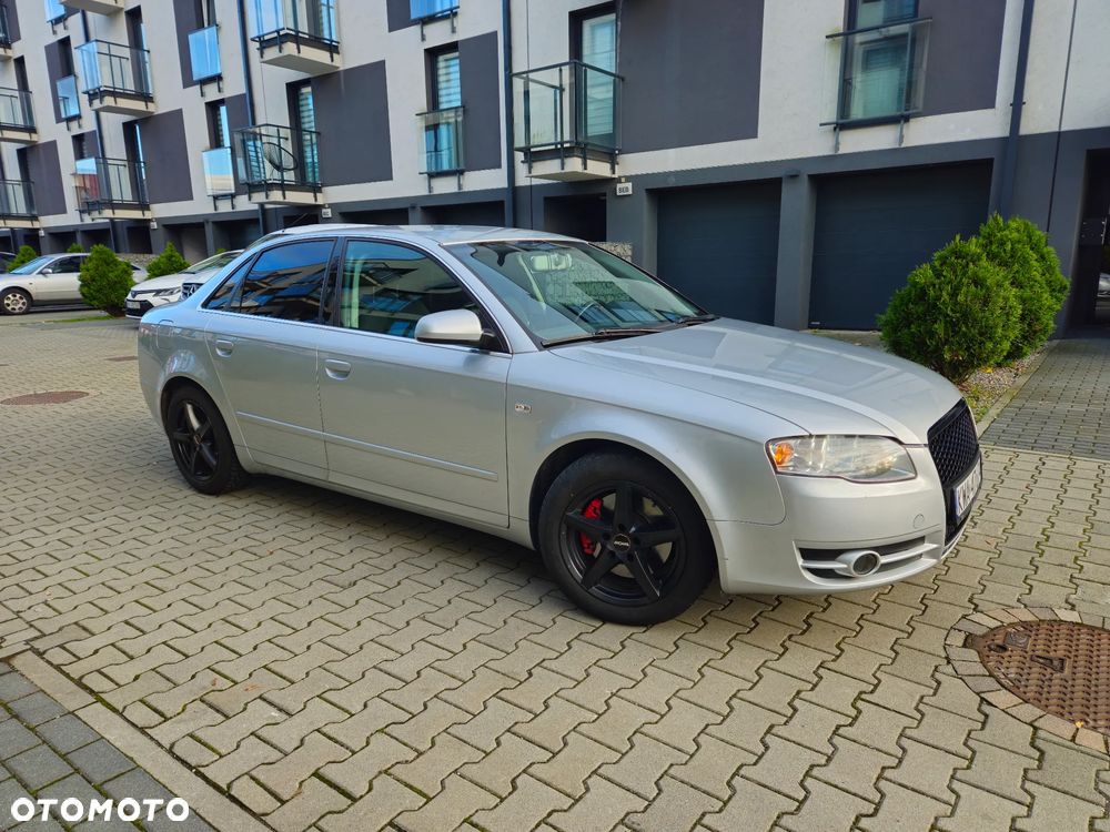 Audi A4 Limousine - 3
