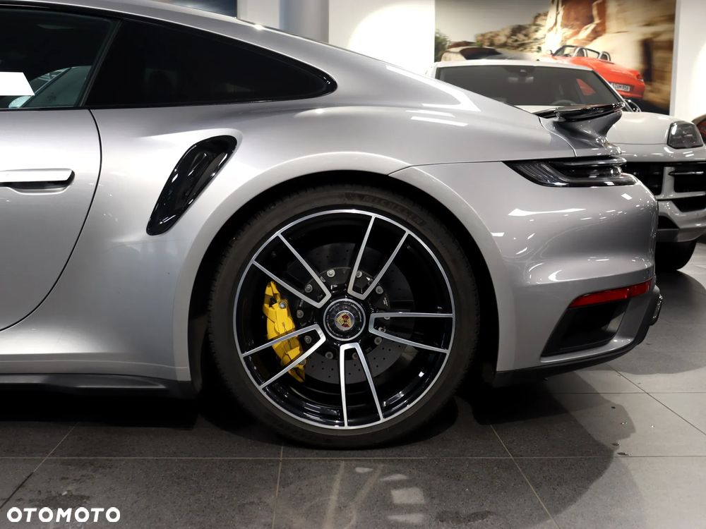 Porsche 911 Carrera Turbo S - 12