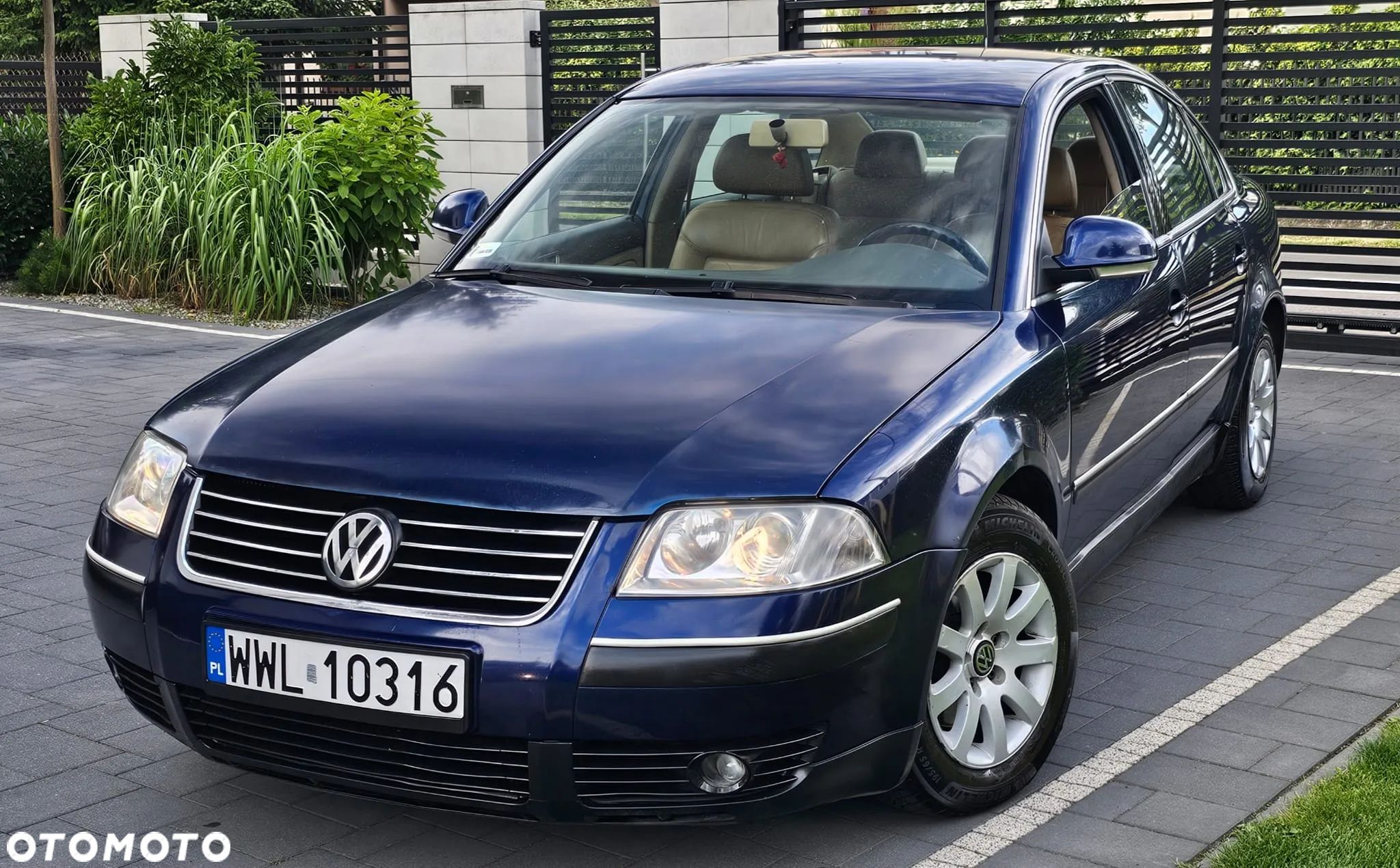 Volkswagen Passat 1.9 TDI Highline - 1