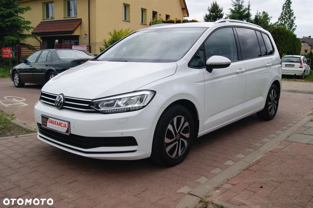Volkswagen Touran 2.0 TDI SCR DSG ACTIVE - 9