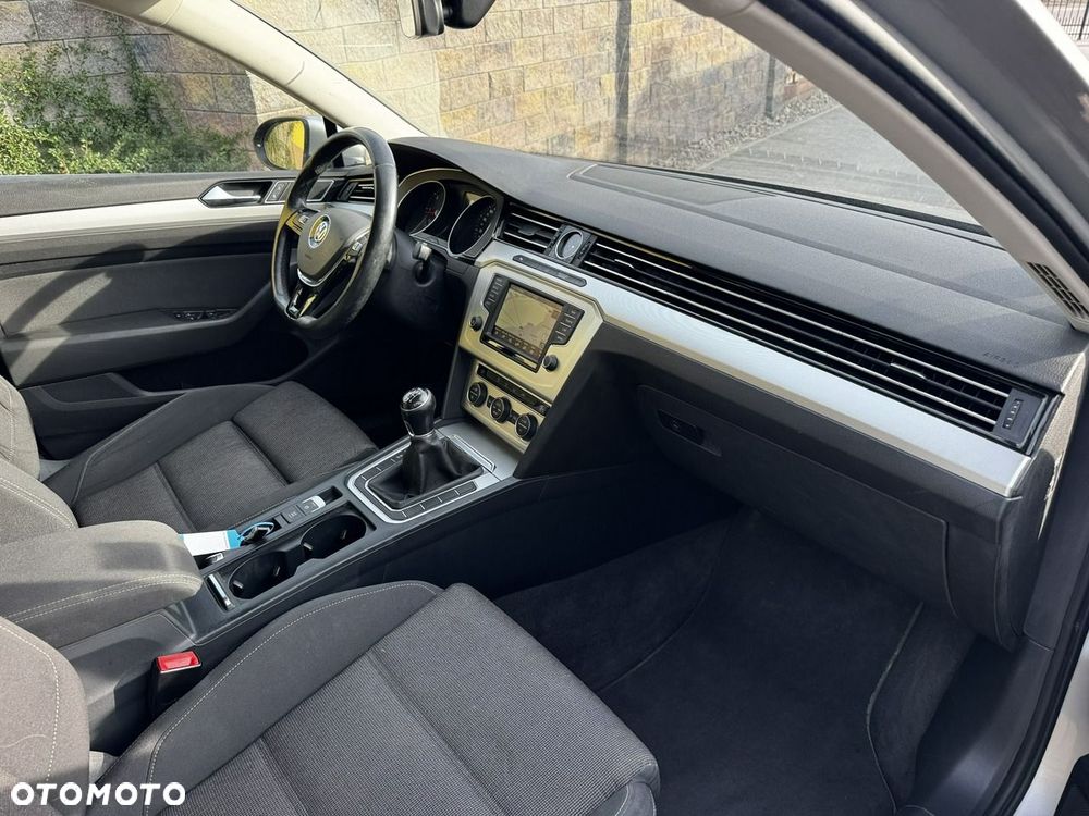 Volkswagen Passat - 7