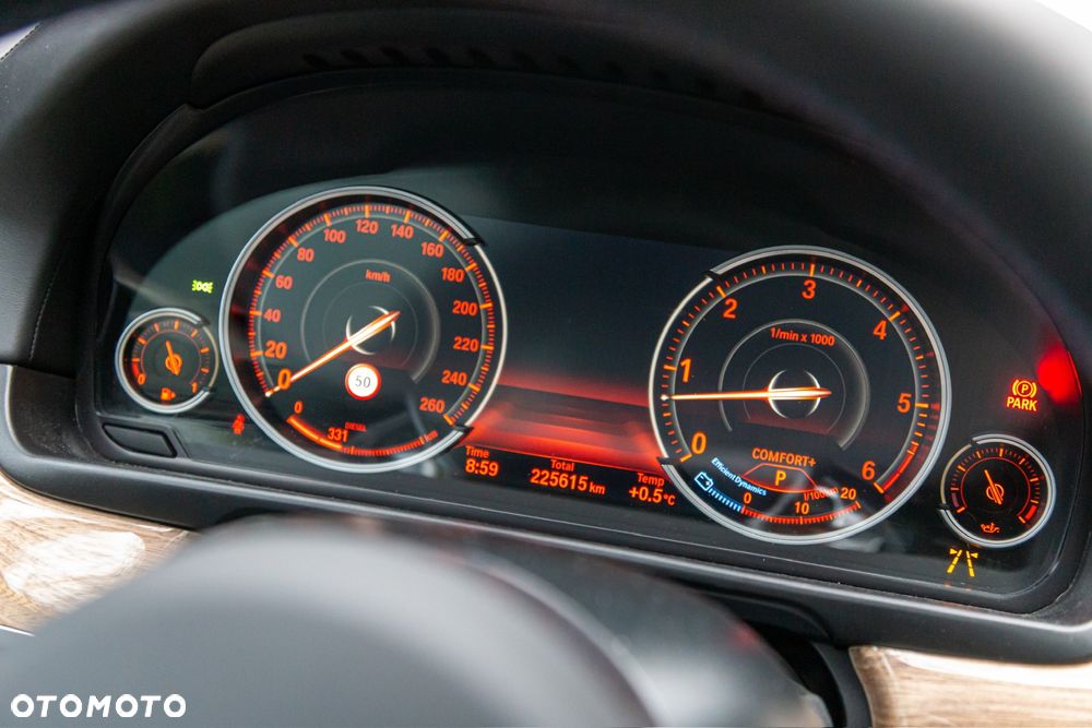 BMW Seria 5 535d xDrive Sport-Aut Luxury Line - 21