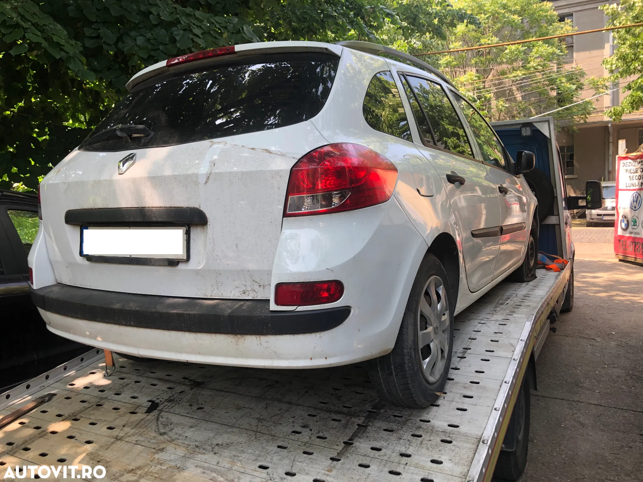Dezmembrez Renault Clio 3 break facelift 2011 alb 1.5 dci Euro 5  K9K-67 - 7