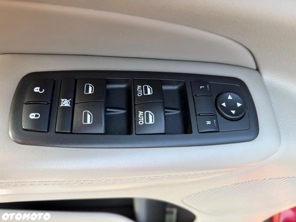 Jeep Grand Cherokee 5.7 V8 HEMI 4WD Automatik S - 25