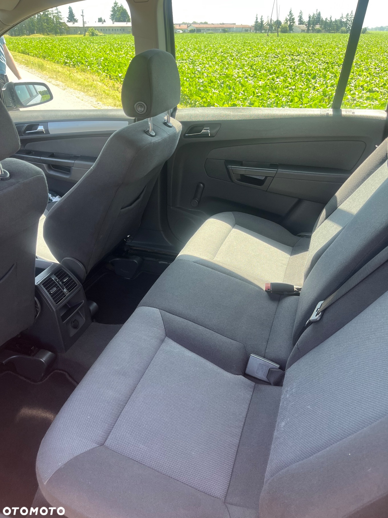 Opel Zafira - 10