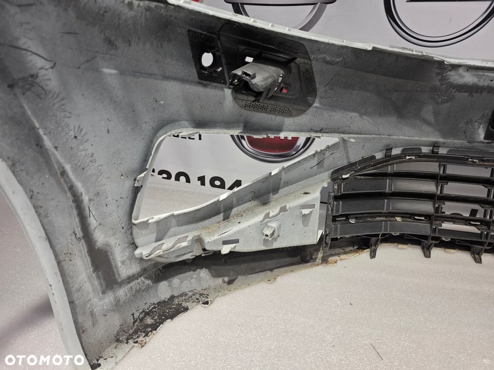 VW SPORTSVAN 510 LIFT 16- ZDERZAK PRZEDNI PRZÓD ŁADNY KOLOR BIAŁY ZWYKŁY NA SPRYSKI + 4xPDC + KRATKA ŚRODKOWA , NR 510807221M , NR AUKCJI NZ1737 - 29