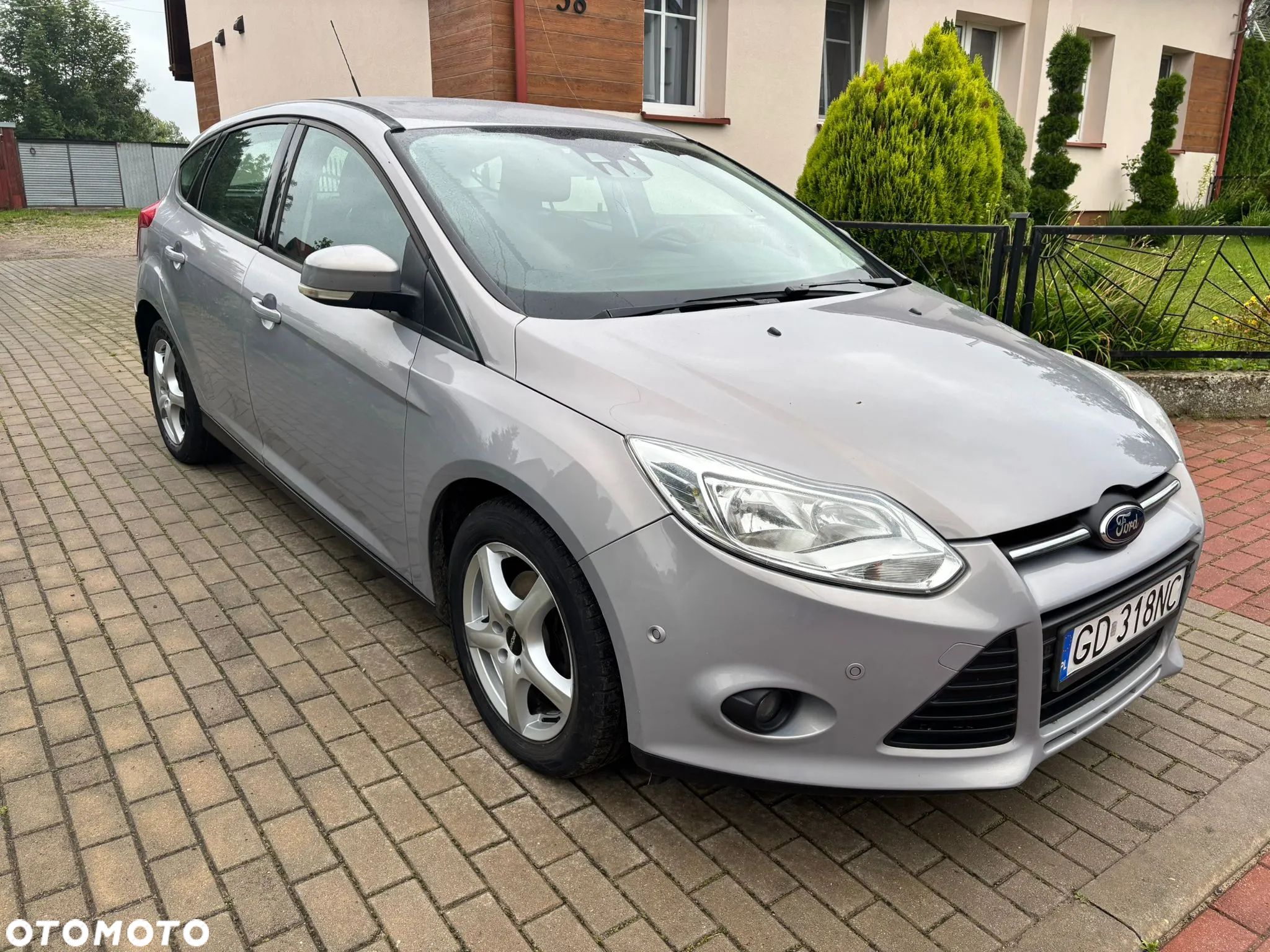 Ford Focus ver-1-0-ecoboost-gold-x-edition- - 1