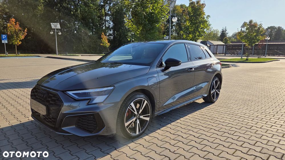 Audi A3 Sportback - 1