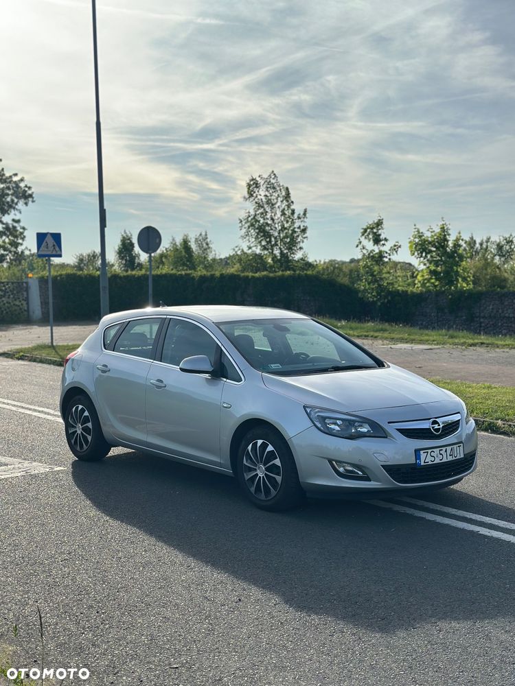 Opel Astra 1.6 T Cosmo - 2