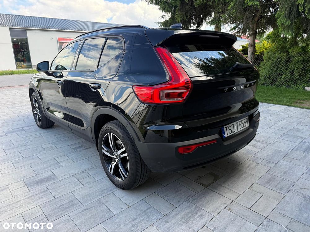 Volvo XC 40 B3 Plus Dark - 4