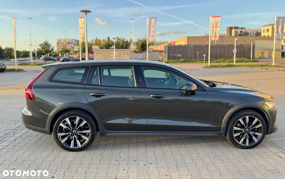 Volvo V60 Cross Country - 5