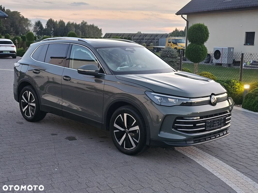 Volkswagen Tiguan 1.5 eTSI Elegance DSG - 2
