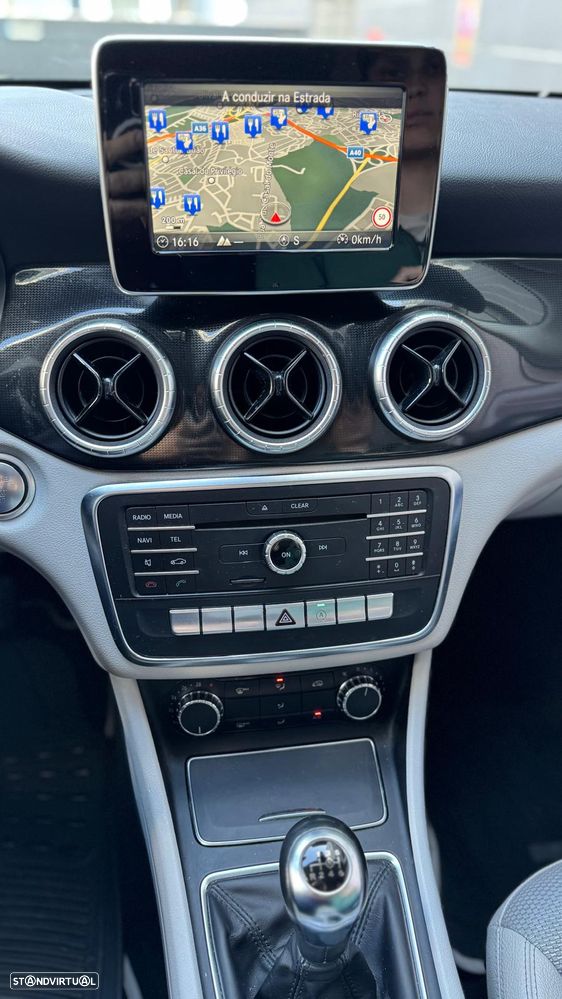 Mercedes-Benz CLA 180 d BlueEFFICIENCY Edition - 11