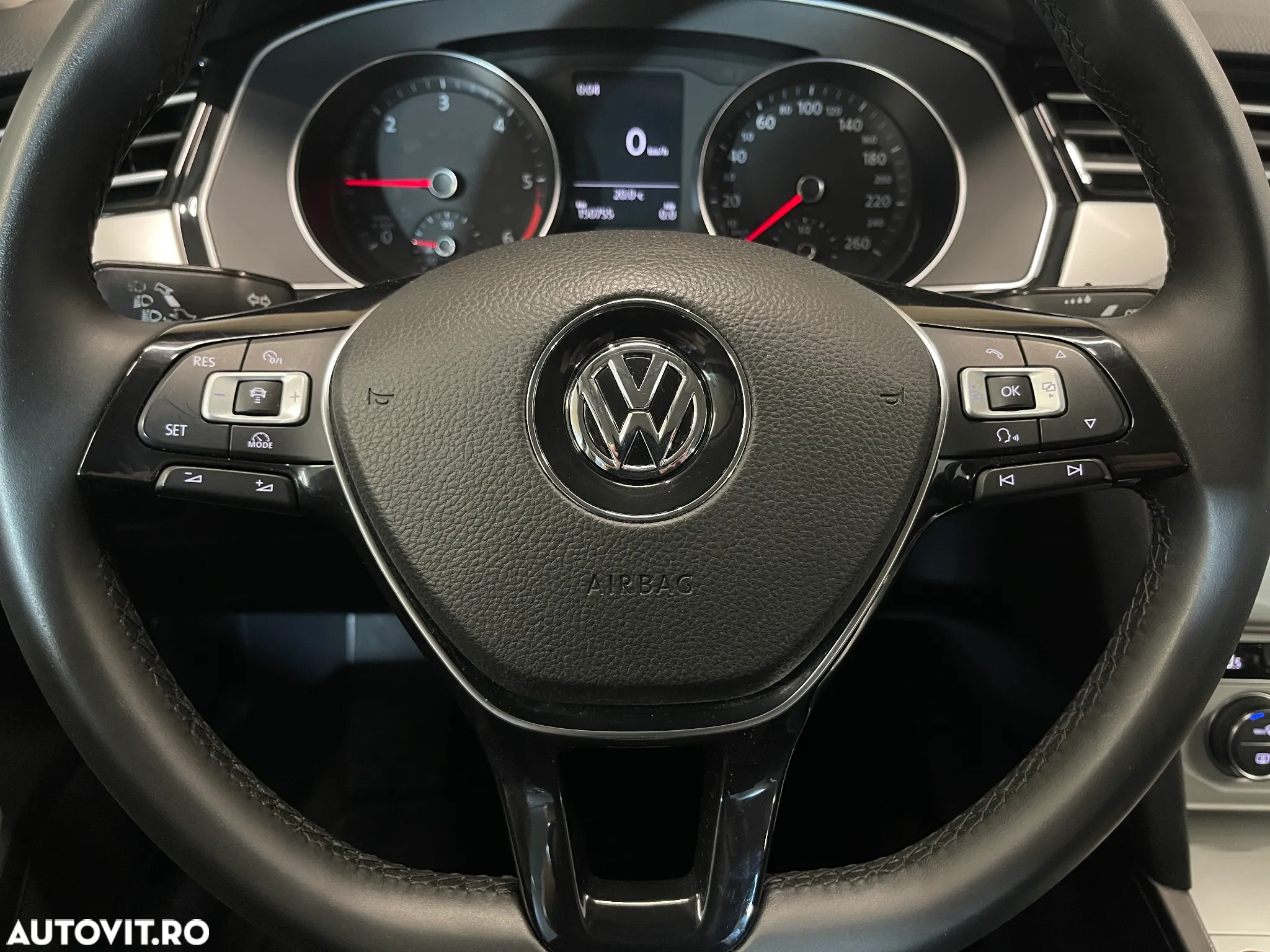 Volkswagen Passat 2.0 TDI 4Motion Comfortline - 23